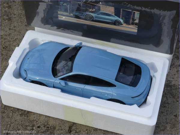 1:18 Porsche Taycan 4S Frozenbluemetallic inkl. OVP